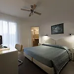 Miami Hotel 3*