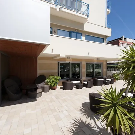 Miami 3*